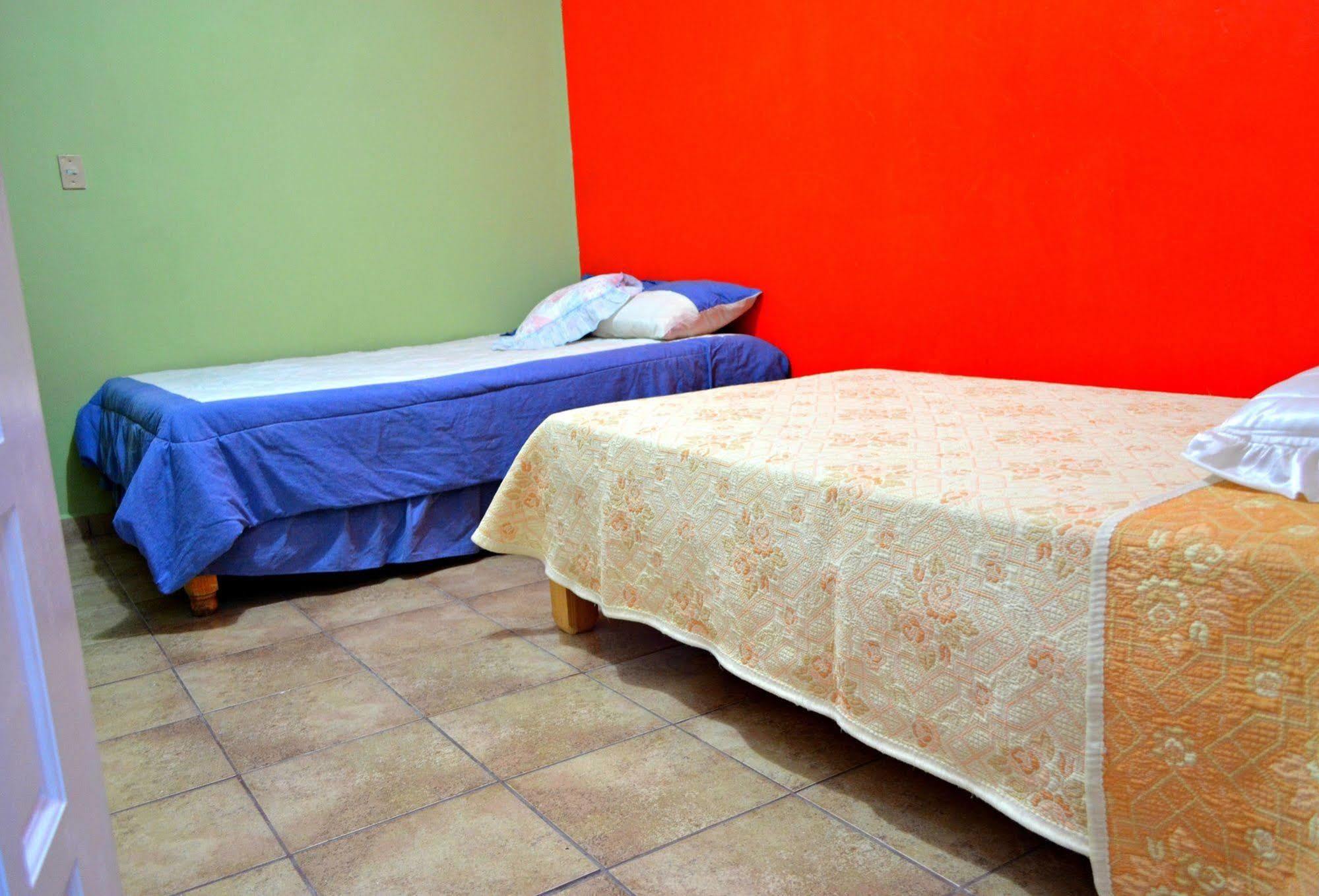 Hostal Maple Queretaro Exterior photo